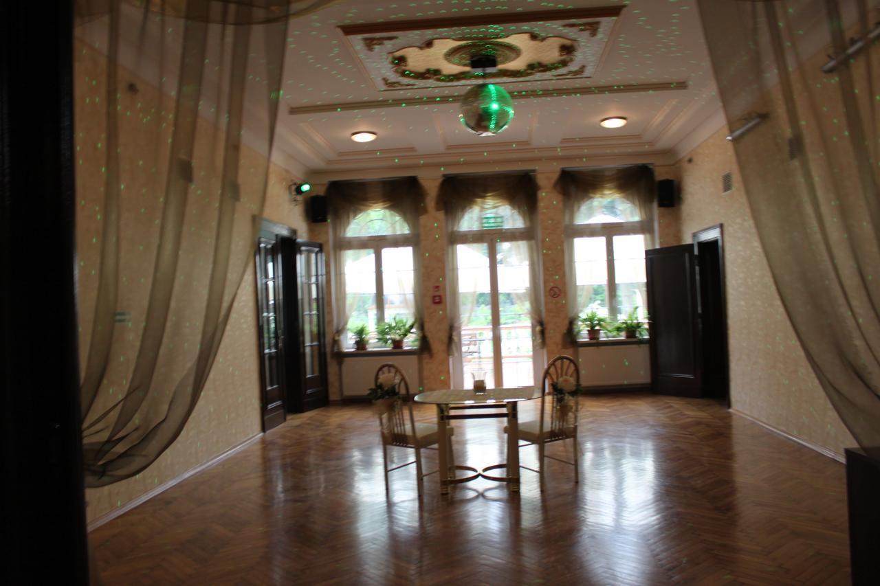 Palac Ogrodowa Tarnowskie Góry Exterior foto